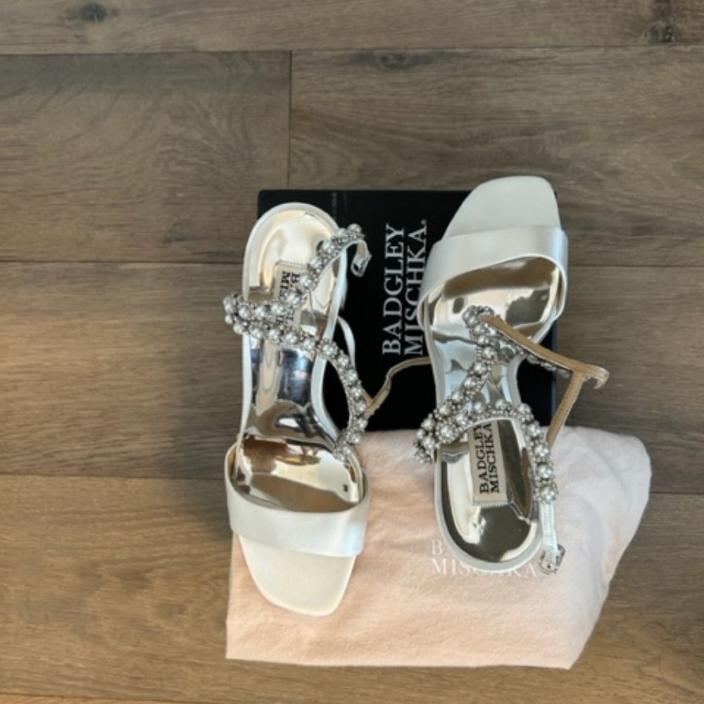 Badgley Mischka Pumps